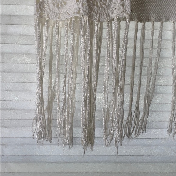 White crochet vest with fringe - Picture 4 of 7